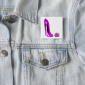 ショッキングピンクの小剣の靴は上がり、 缶バッジ (インサイチュ)