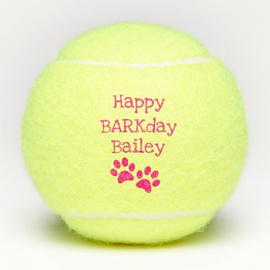 ショッキングピンクの幸せなBarkdayの誕生日の飼い犬のおもちゃ テニスボール (正面)