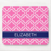 ショッキングピンクの白いモトッコ人#6の濃紺の名前のモノグラム マウスパッド (正面)