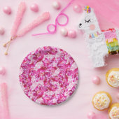 ショッキングピンクの芍薬の花を飾ったバースデーパーティー ペーパープレート (パーティー)