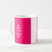 ショッキングピンクのKeep Calm and Carry On コーヒーマグカップ (正面左)