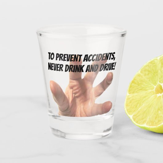 ショットグラスに手 ショットグラス (正面)