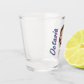 ショットグラス – オクタビアチビ（小さくかわいく書いた感じ） (左)