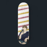 ショートヘアグリッター金ゴールドとピンク スケートボード<br><div class="desc">ピンクと金ゴールドグリッターの背景に短い髪の女の子の可愛いフラットストライプイラストレーション。自分の名前でカスタマイズする。</div>