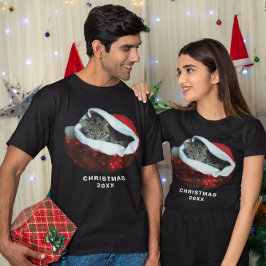 ショートヘアグレーキャットレッドサンタハットクリスマスユニセックス Tシャツ