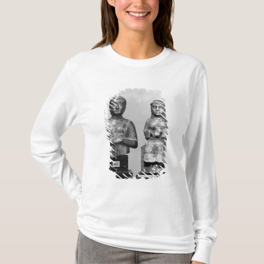 ショールを持つ女性 Tシャツ (正面)
