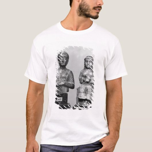 ショールを持つ女性 Tシャツ (正面)
