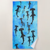 シルエットになったサメの群れ|過去記事 ビーチタオル (正面)