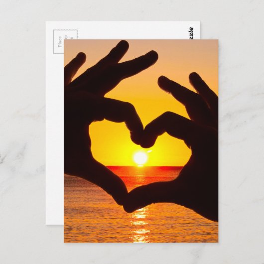 シルエットの手のハートの形と上の日の出 ポストカード (正面/裏面)