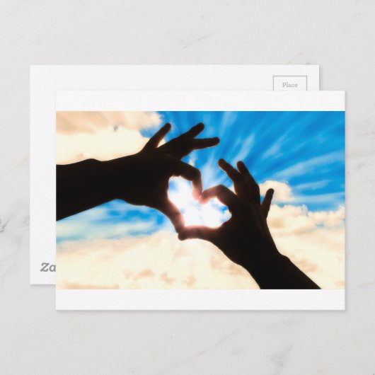 シルエットの手をハートの形と青空に ポストカード (正面/裏面)