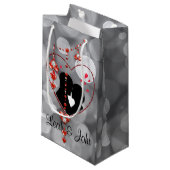 シルエットカップルのハート赤いハート宝石《写真》ぼけ味 スモールペーパーバッグ (正面アングル)