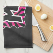 シルエットブラックとホットピンクゼブラ キッチンタオル (四つ折り)