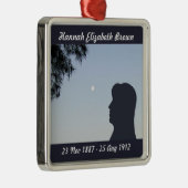 シルエットメモリアルオーナメント – 若い女性 メタルオーナメント (右)