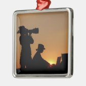 シルエット メタルオーナメント (左)