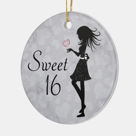 シルエッパーソナライズされたトガールとハートスウィート16 セラミックオーナメント (左)