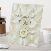 シルクのテクスチャに金ゴールドを付けた黒 台座サイン (インサイチュ)