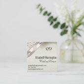 シルクリボンレースエレガントモダンウェディングプランナー スクエア名刺 (スタンド正面)