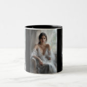 シルク&ライト:窓のポートレート ツートーンマグカップ (中央)