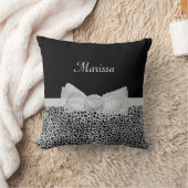 シルバエレガントーチーテプリントフリリーボウの名前 クッション (ブランケット)