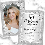 シルバエレガントー写真50誕生日 招待状<br><div class="desc">エレガントフローラ50歳の誕生日の招待状とカードの後ろの写真。グラムデザインフェイクグリッター銀。シルバーストライプのフォント、白いバラ、スクリプトの紙吹雪。大人スタイリッシュのお祝いパーティーに最適。独自の詳細でパーソナライズどんなカスタマイズ年でもいい！印刷されたZazzle招待状または即時ダウンロードのデジタル印刷可能なテンプレート。</div>