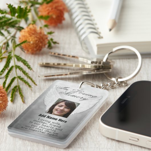 シルバパーソナライズされたー記念天使の翼の写真を追加 キーホルダー (正面右)