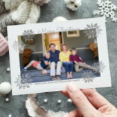 シルバーきらめくシックなスノーフレークホリデーフォト シーズンポストカード