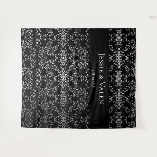 シルバーとブラックの旋回ゴシック結婚ズ タペストリー (正面(横))