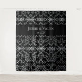 シルバーとブラックの旋回ゴシック結婚ズ タペストリー (正面)