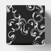 シルバーとブラックの旋回ゴシック結婚ズ フェイバーボックス (上部)