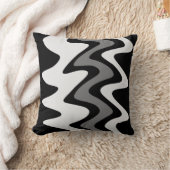 シルバーとブラックの波ストライプ線 クッション (ブランケット)