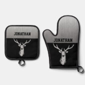 シルバーとブラックの鹿狩りモノグラム 鍋つかみ&鍋敷きセット (正面)