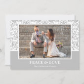 シルバーとホワイトのダマスクのクリスマスフォト シーズンカード (正面)