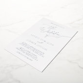 シルバーとホワイト・フォイルのミニマ結婚リスト 箔招待状 (回転した状態)