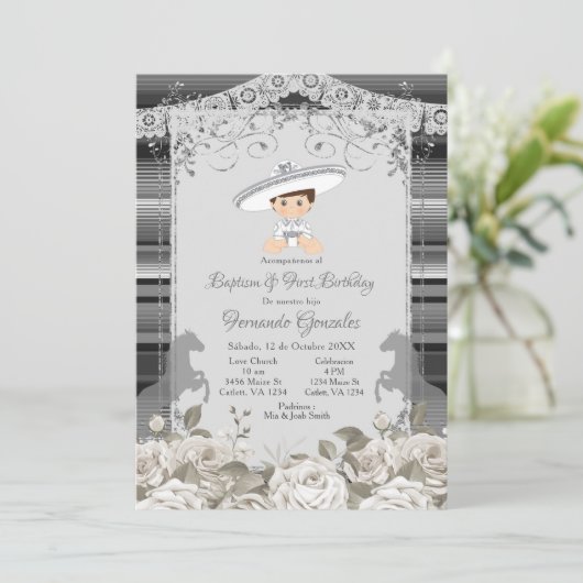 シルバーと白メキシコのバプテスマ&ファースト誕生日 招待状 (スタンド正面)