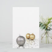 シルバーと金ゴールドのオーナメントとスター 便箋 (スタンド正面)