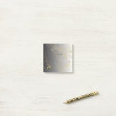 シルバーと金ゴールドのポストイット・ノート ポストイット (デスク上)