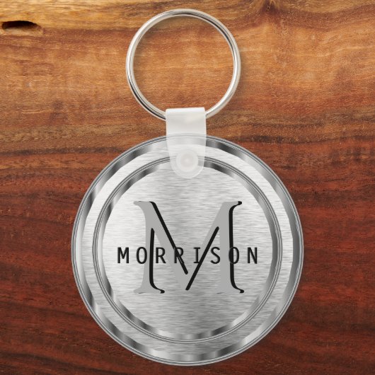 シルバーのブラシテクスチャのキーチェーンのモノグラム キーホルダー (裏面)