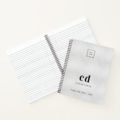 シルバーのモノグラムイニシャルビジネスロゴ ノートブック (内部)