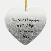 シルバーの初めてのクリスマスはミスター・アンド・ミセス結婚した・カップル