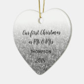 シルバーの初めてのクリスマスはミスター・アンド・ミセス結婚した・カップル セラミックオーナメント (左)