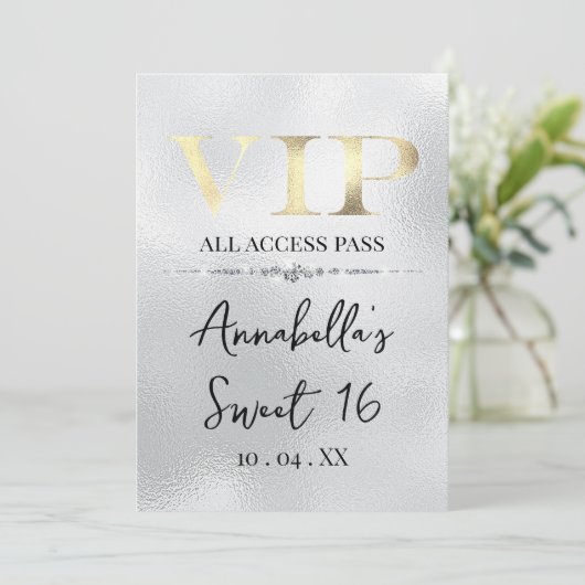 シルバーの背景にゴールドのVIP 招待状 (スタンド正面)