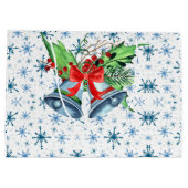 シルバークリスマスベル、ホリー、ブルーの雪片 ラージペーパーバッグ (裏面)