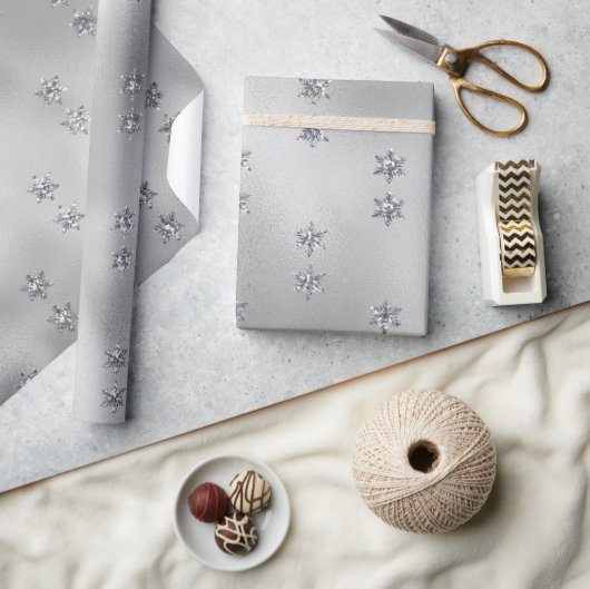 シルバーグリッタースターズクリスマスホリデー ラッピングペーパー (クラフト)