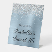 シルバーグリッターダスティブルーフォイルスウィート16へようこそ 台座サイン (正面)