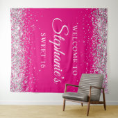 シルバーグリッターホットピンクスウィート16誕生日へようこそ タペストリー (インサイチュ(横))