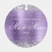 シルバーグリッターライトパープルフォイル私たちの最初のクリスマス メタルオーナメント (正面)