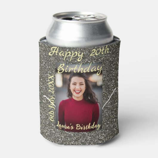 シルバーグリッター写真20th誕生日の追加の名前の日付 缶クーラー (缶正面)