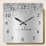 シルバーグリッターGlam Metal Monogram Name スクエア壁時計<br><div class="desc">銀箔金属光フェイク輝グリッターブラッシュメタルモノグラム名時計これは、グラムで豪華で上品なスタイルが好きな人に、最高の16歳の誕生日、結婚'''、ブライダルシャワー、記念日、ベビーシャワー、またはバチェロレッテの贈り物になります。</div>