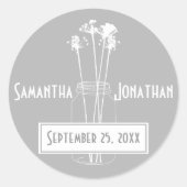 シルバーグレイとホワイトのメイソンの瓶のワイルドフラワー ラウンドシール (正面)