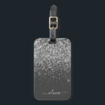 シルバーグレイガーリーグリッタースパークルモノグラム名 ラゲッジタグ<br><div class="desc">シルバーとチャコールグレー（グレー）スパークルグリッターモノグラム名とイニシャル枕。荷物バッグラベルは、スタイルの誰かの彼女の部屋のための完璧な甘い16歳の誕生日、結婚ブライダルシャワー、赤ちゃんシャワーまたはバチェロレッテギフトを作る飾。</div>